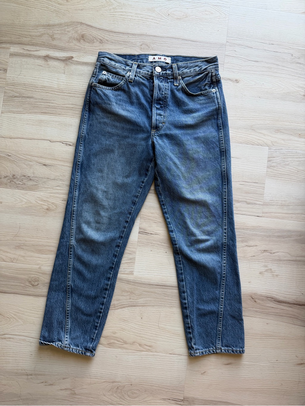 Amo Women's Relaxed Jeans In Blue Wash